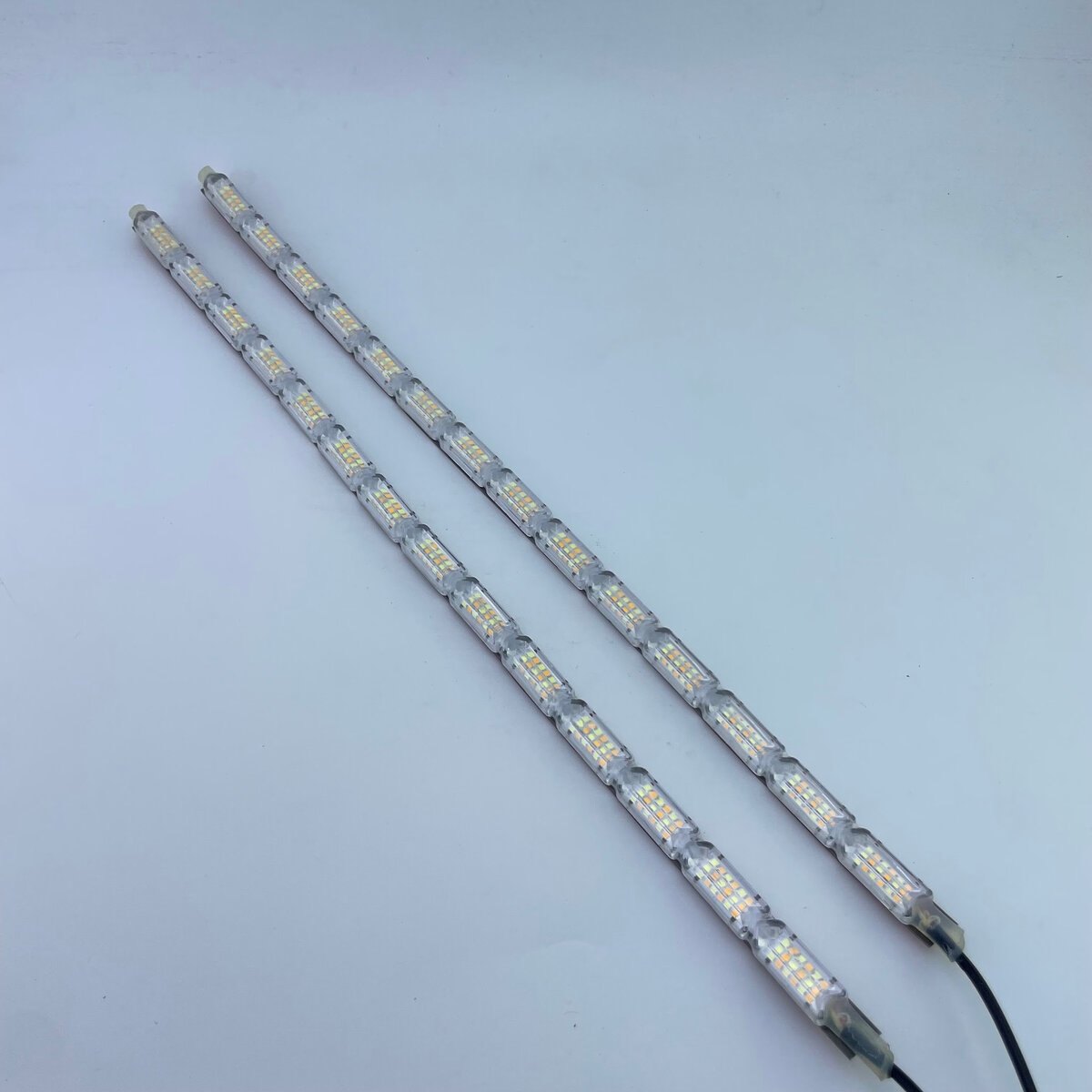 เดย์ไลท์บาร์ แบบข้อ กันน้ำ แสงขาว + ไฟเลี้ยวส้ม 14 ข้อ 43cm