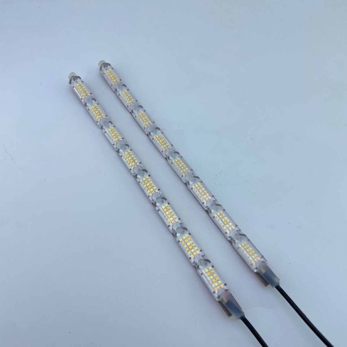 เดย์ไลท์บาร์ แบบข้อ กันน้ำ แสงขาว + ไฟเลี้ยวส้ม 8 ข้อ 25cm