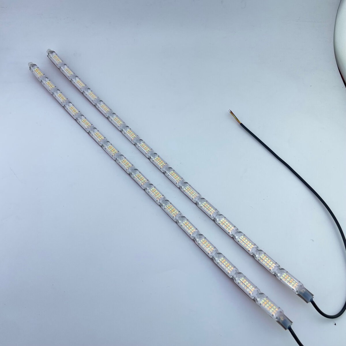 เดย์ไลท์บาร์ แบบข้อ กันน้ำ แสงขาว + ไฟเลี้ยวส้ม 16 ข้อ 49cm